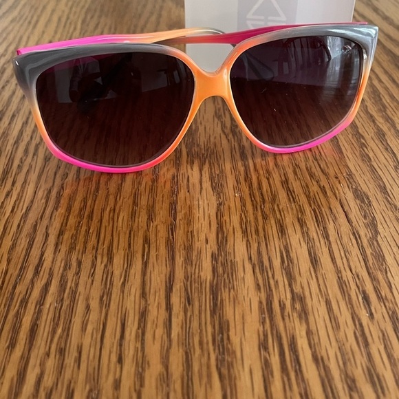 Aldo Pink Color Block Sunglasses - Picture 1 of 7